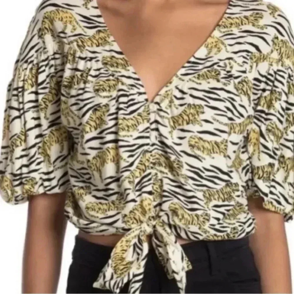 TOPSHOP Nordstrom NWT Tiger Animal Print Puff Sleeve Crop Tie Front Blouse - Picture 2 of 9